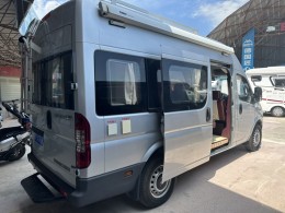 御泰房车 2022款2022款长轴高顶版