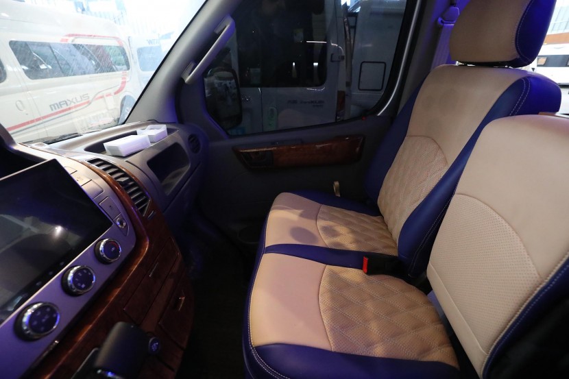 景致房车大通V80加长轴商通版 42万 WLH_5741