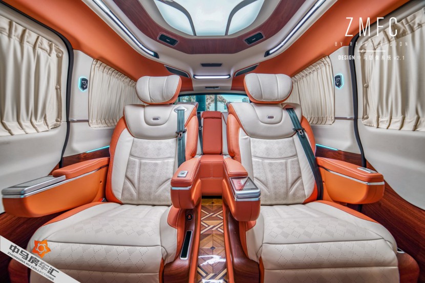 奔驰商务车七座2021新款价格 DSC01172拷贝