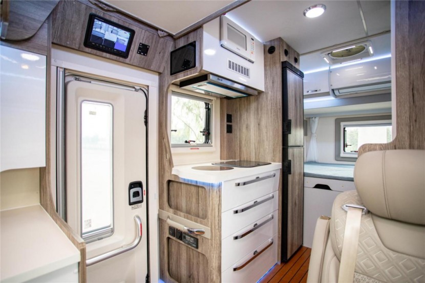 9月2日郑州房车展：霍夫勒房车大白鲨后拓版，出发，满载幸福与温馨！202929e4c1f0e62efb5917db8be6c678