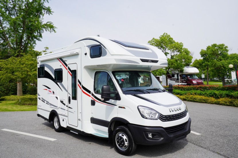 9月2日郑州房车展——戴德云游房车，云游四海，车以为家！ec7a4963418b17697145b956b84874c1