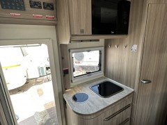 瑞弗房车 2020款V820