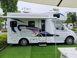 骏驰房车 2019款大通C型纵置床