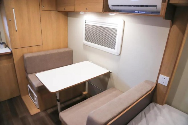 宇通T310上路版拖挂房车0f439d564fa94bfea281863d201e9001