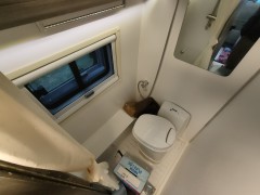 卫航 2021款V550 纵床