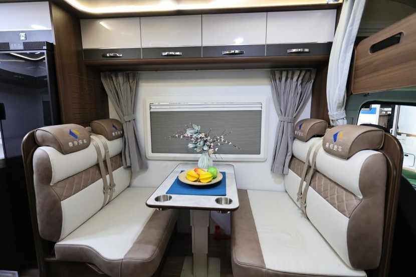 想选C型无拓房车？9月2日郑州房车展，秦帝铜爵系列QC20房车，旅居良选莫错过！6933e386002b6ecf4d47528e7aad3cff