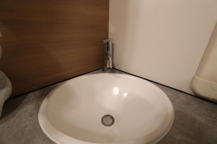 铁程依维柯经典版C型手动挡房车image063