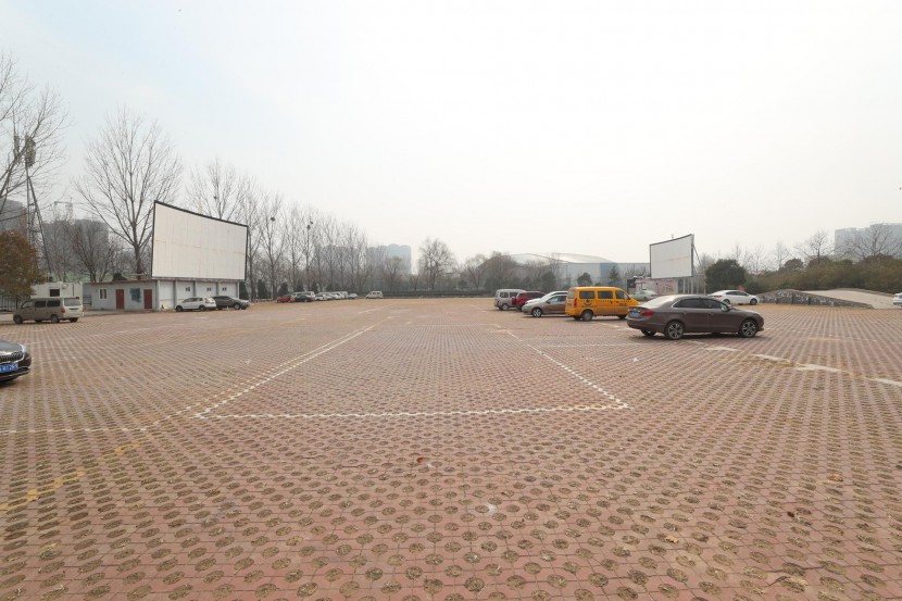 3.31郑州房车展场地河南省体育中心 WLH_2837