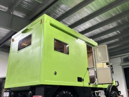 乌尼莫克4x4 奔驰