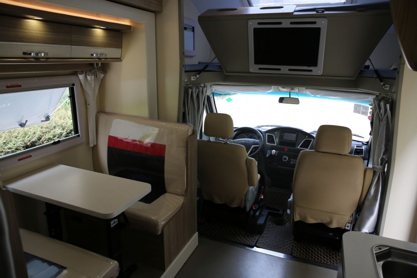 3.31飞神房车参展2018中国（郑州）国际房车旅游产业链大会 508352f4aecfaa0d67a09756a2