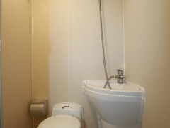 985A1004