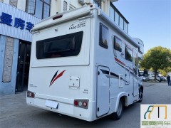 览众 20款览众塞拉依维柯双拓展C型房车