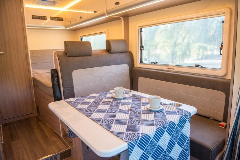 9月2日郑州房车展即将开幕，今天再为大家带来一款中天房车新季风C型房车。7894aa4d8da5843c0b39ce6d22e0a8ac