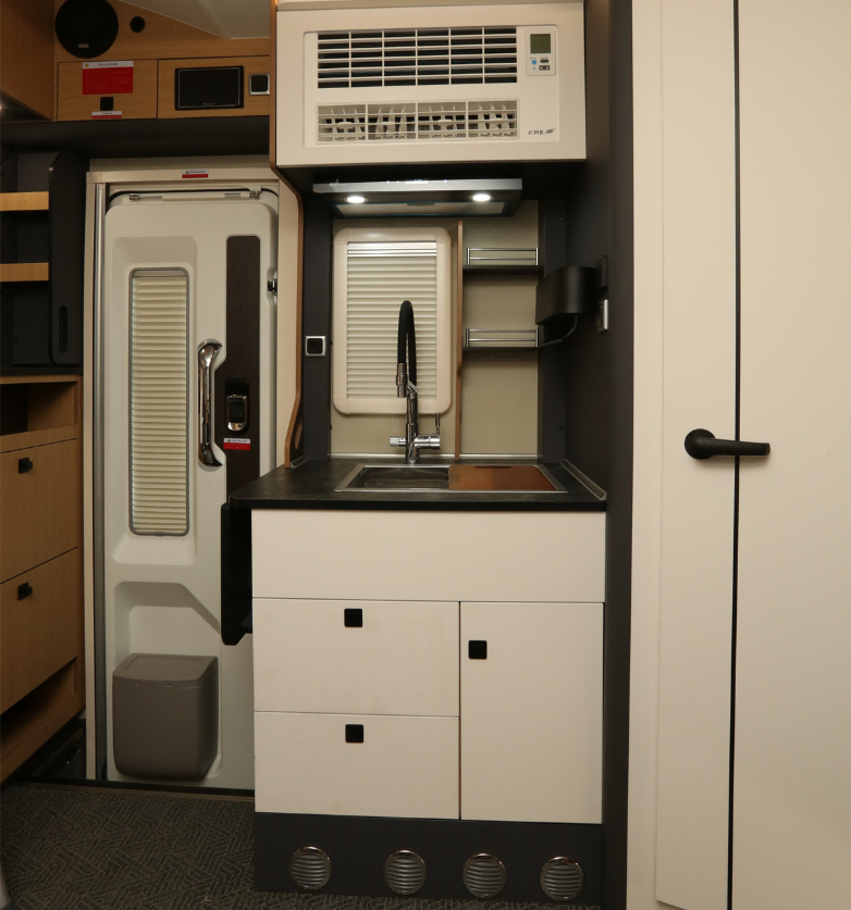 9月2日郑州房车展，宇通C530双拓展房车，宇宙纵游平原阔，通达山河日月长！5442a50b1ad442e207b7ea51ccb55551