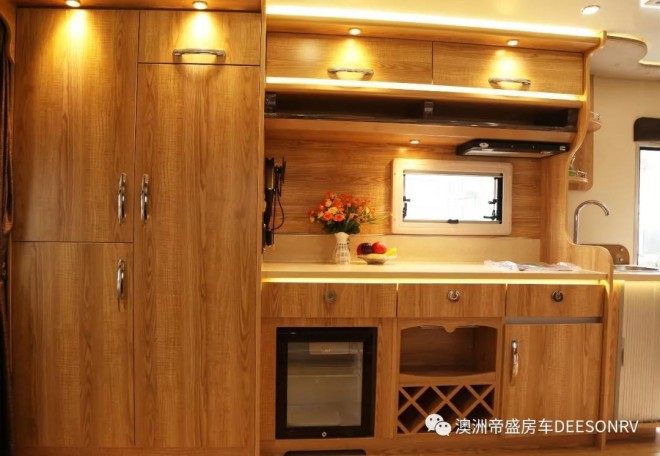 帝盛房车经典系列-10米麻将款营地房车014960679f0d44189eb6e7ad455e892b