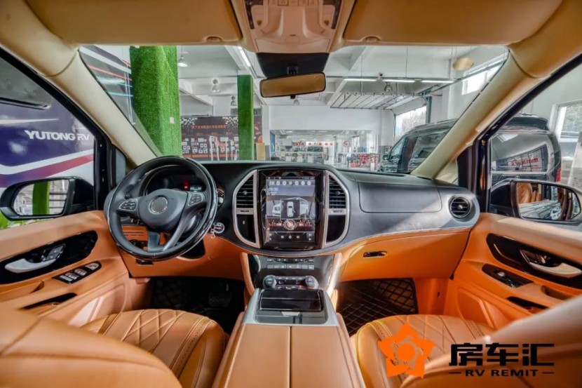 2021限量发售，迈巴赫级享受！全新奔驰七座多功能MPV，52.8万包牌价！9.jpg