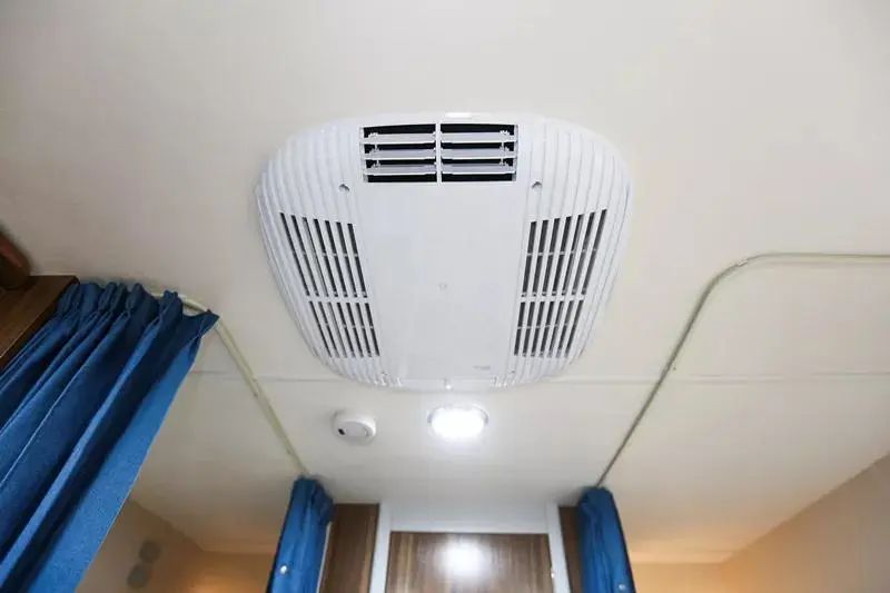 宇通依维柯欧胜C530标准版房车（上下铺）