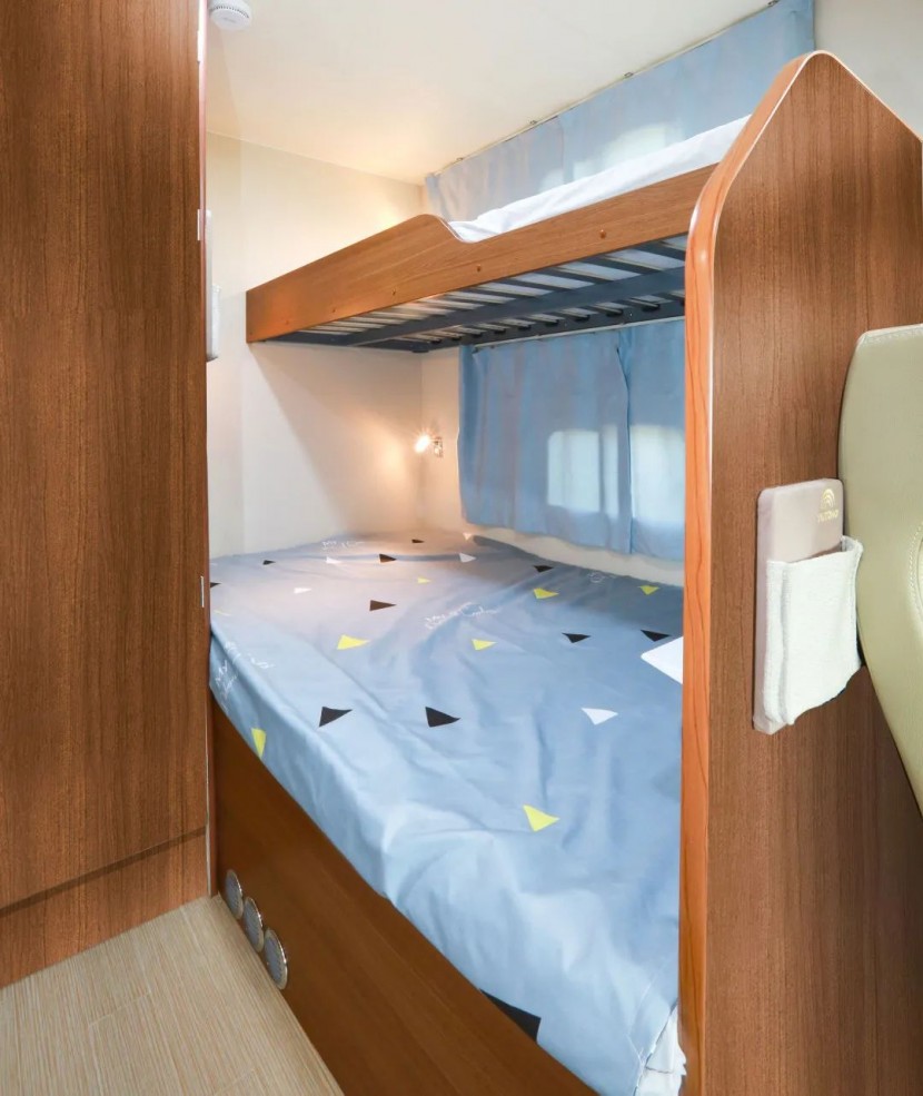 宇通依维柯欧胜C530舒适版房车