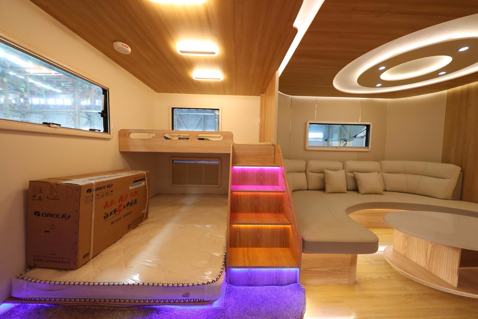 隆翠 营地拖挂 10米款内部整体