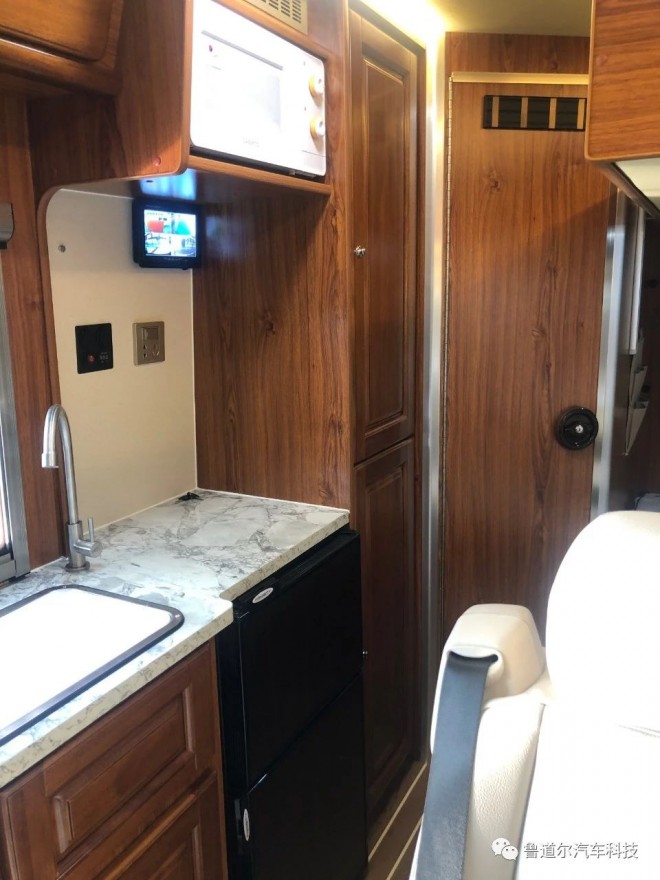 9月2日郑州房车展：鲁道尔房车东风御风领尊版，开启梦之旅！get?code=MDdhZGU0YzExNzAyMzkzZjBlMTdmMjNkNmZmZDZkY2QsMTY2MDcxNzA1NDg3OQ==