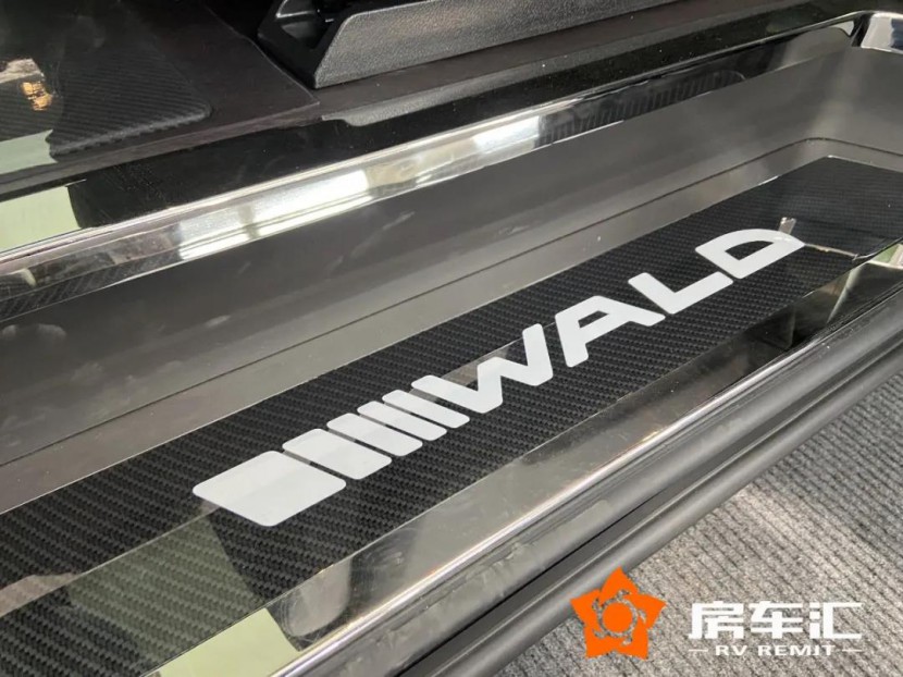 全新奔驰商务车WALD版，9AT+空气悬挂，动感时尚！7.jpg