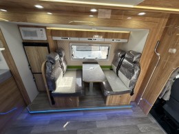 铭城房车 依维柯双拓展
