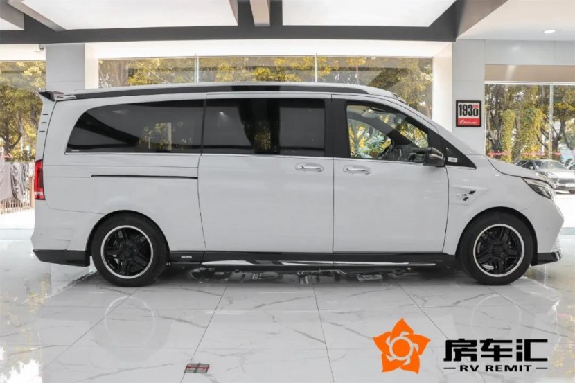 看完罗伦士LS560MX天幕版，埃尔法都要靠边站，雷克萨斯LM也不够看？8.jpg