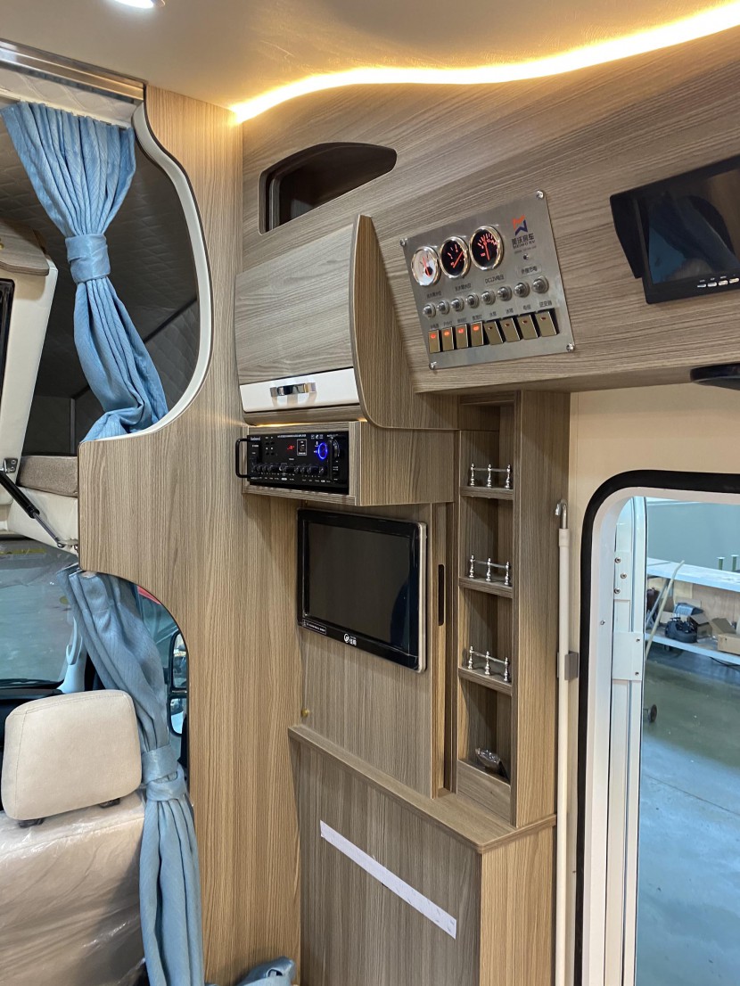 6.5洛阳房车展侣友房车携旗下高端新产品依维柯C型房车首发亮相a112cffe00f5487a9d955438f5dadbab