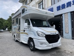2022 款隆翠凯歌 C620 依维柯欧胜C型房车 隆翠依维柯