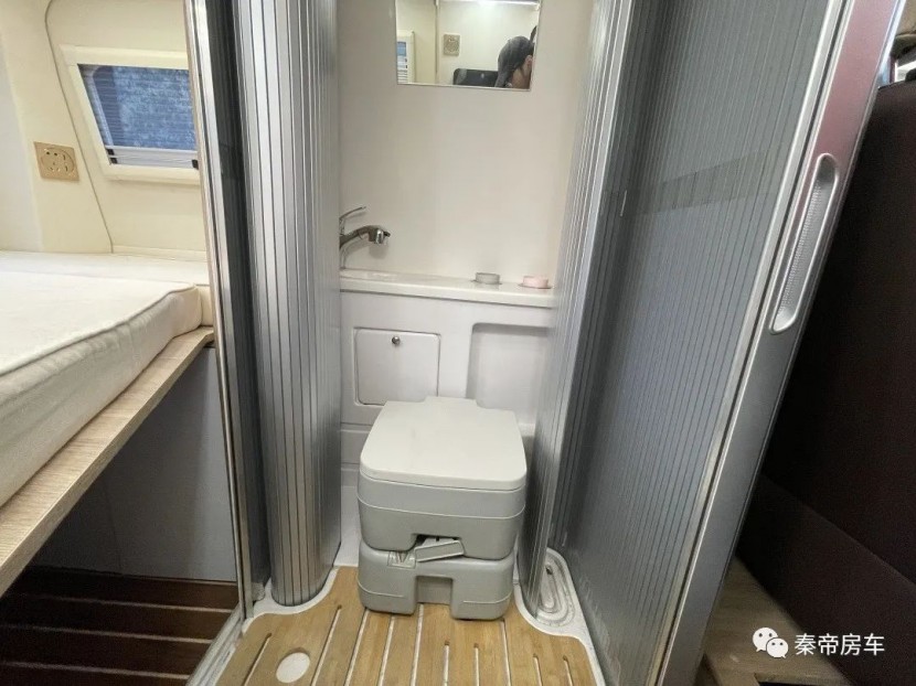 秦帝房车追电系列B型，小小空间，配置齐全！get?code=ZjhjNzYxMDdkMjdhNzIxMzk3ZWFjOTU5ZTI5ZTM4MjIsMTY2MzU4MTE3MjcyNQ==