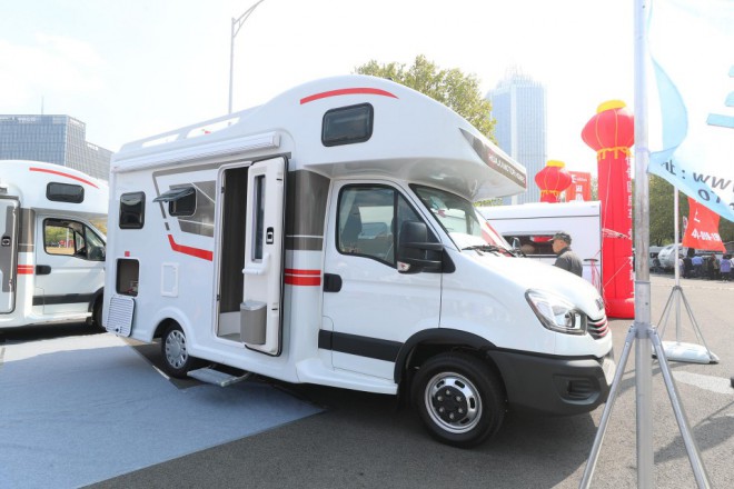 29.8万元买一台华居依维柯C型房车物超所值，仅限15台c30f1a38863746988564a727cf282a58