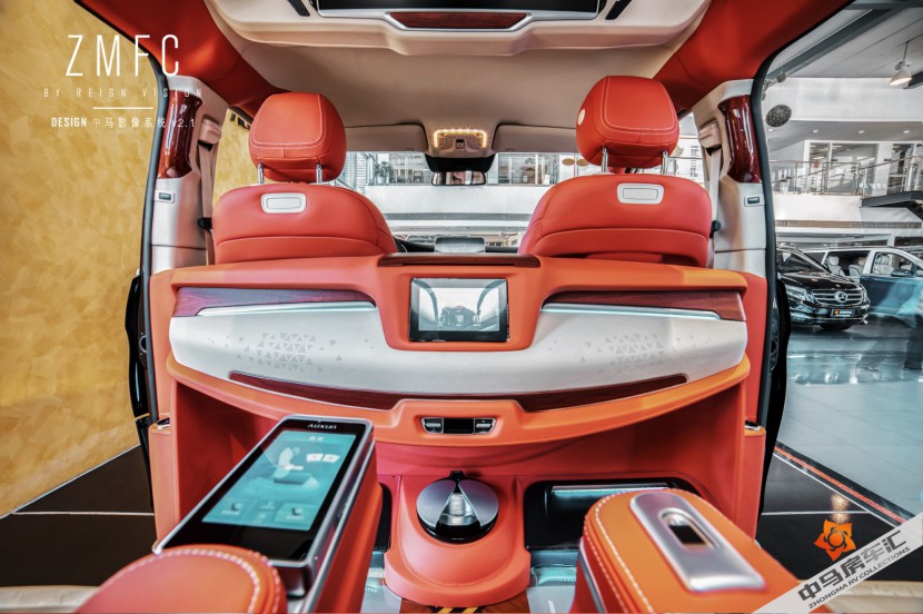 奔驰商务车七座2021新款价格 DSC01241拷贝