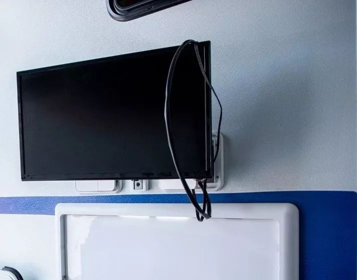 宇通依维柯欧胜C533豪华版无拓小顶房车