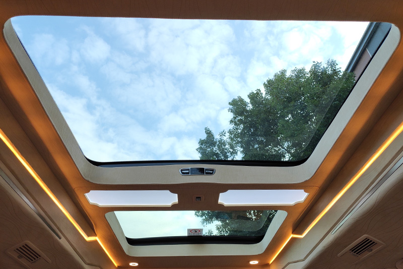 AM晓奥享誉标准版V—Class奔驰商务车93.80万rBQBHF8O2J6ER5B-AAAAACz5QzA136