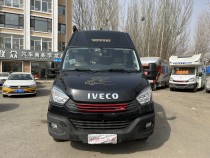 卫航房车 长轴高顶B型房车