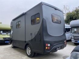 五十铃 21款700P C型房车