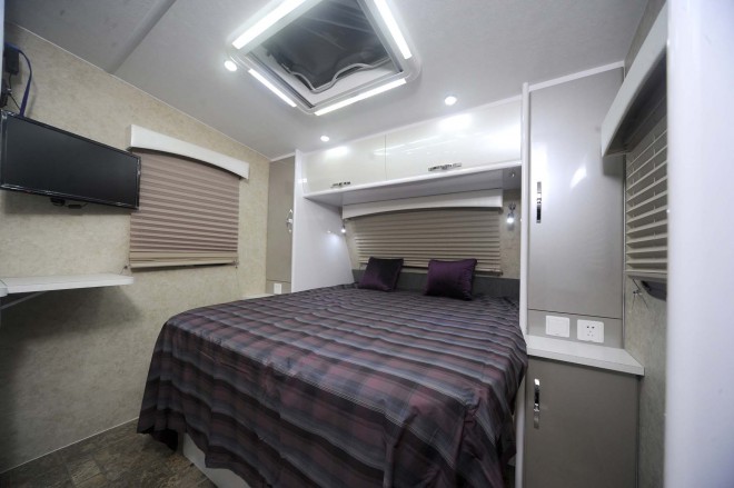 戴德隆翠C19拖挂式营地房车 17万元 _DSC8522