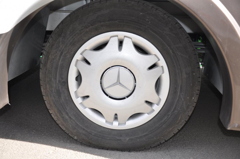 直降50万!独家团购108万即可抢购158万春田奔驰斯宾特524顶配房车 DSC_0161