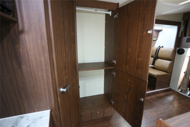 拓锐斯特依维柯C型舒适版TIC-610 52.8万起 00001394