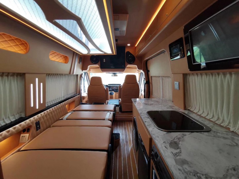 福客特2020款逸途至尊商旅家庭版商务房车59.6万元286b91406eb441789322ca8e8ab42afd