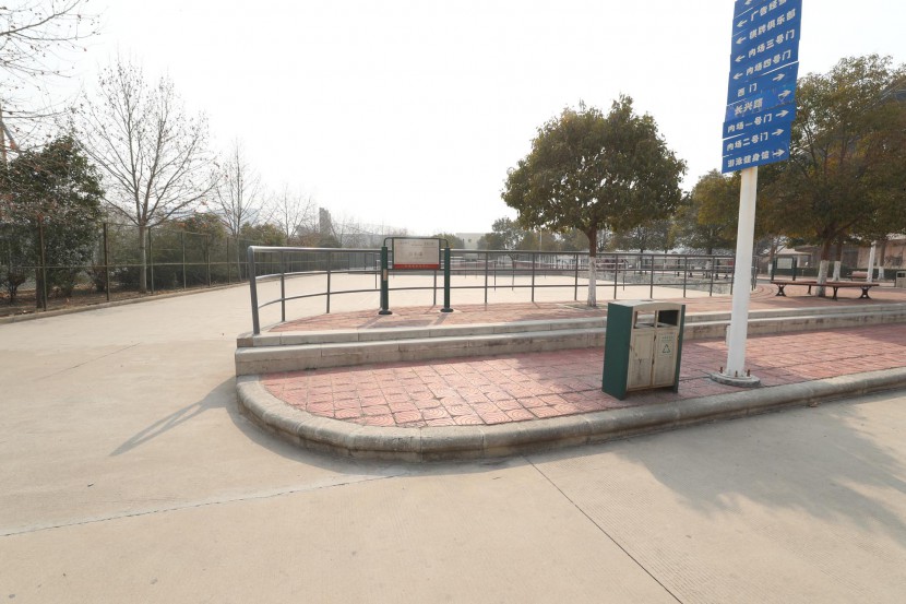 3.31郑州房车展场地河南省体育中心 WLH_2915