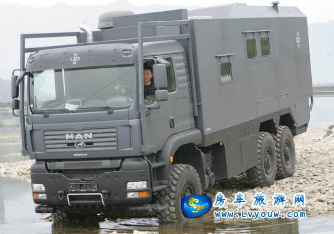 阿莫迪罗·远征者V1ATV型越野房车（曼TGA6X6）MAN底盘系列