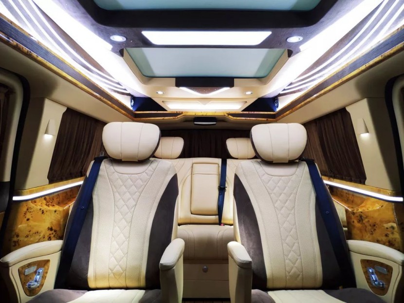 宇通凯伦宾威奔驰V-CLASSZK5032XSW1商务房车