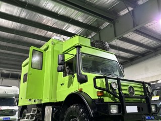 乌尼莫克4x4 奔驰