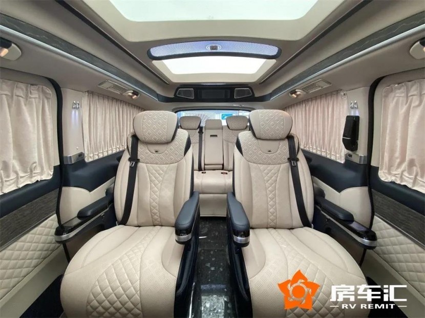 奔驰V-class全隔断MPV商务车，为什么备受老板明星们的喜欢？9.jpg
