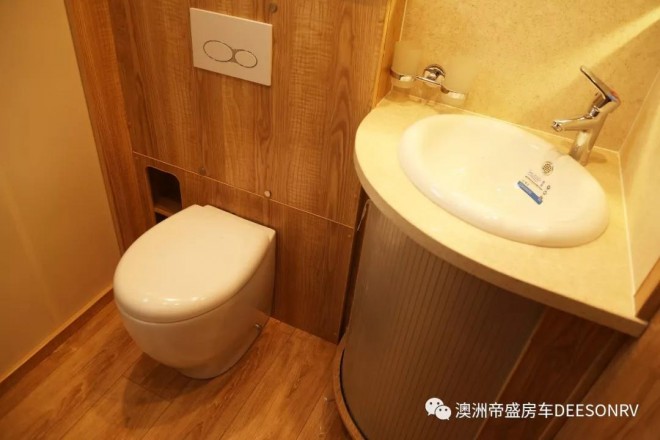 帝盛房车经典系列-10米麻将款营地房车aa26b974ba354429a83dd2cfbb6d5302