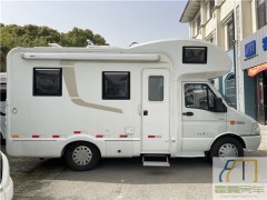 中天 16款中天依维柯褒迪C型房车