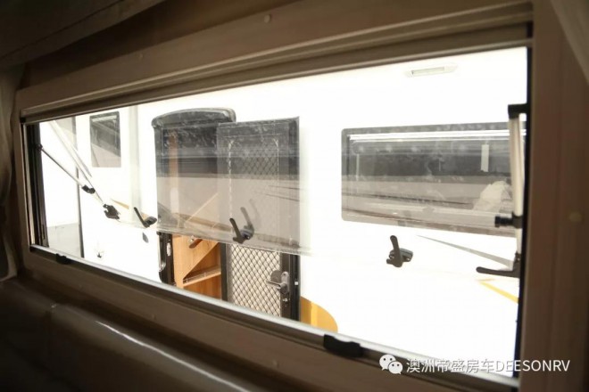 帝盛房车经典系列-8米景观款营地房车ee6a6b1a51d749479504b526c3e9d0c2