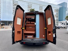 福客特房车 2021款黑骑士总裁版