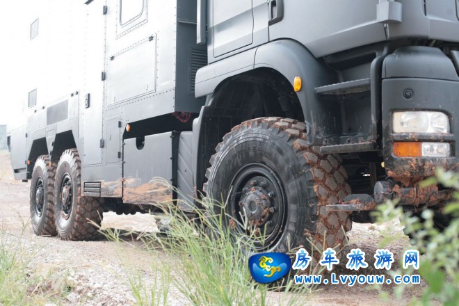 阿莫迪罗·远征者V1ATV型越野房车（曼TGA6X6）MAN底盘系列